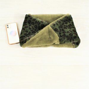 🥰WB Leopard Print Faux Fur Infinity Scarf